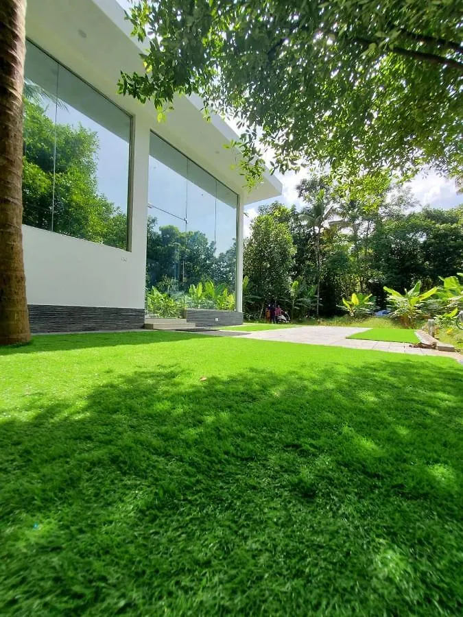 Вилла Tiny Glass House Airport Ангамали